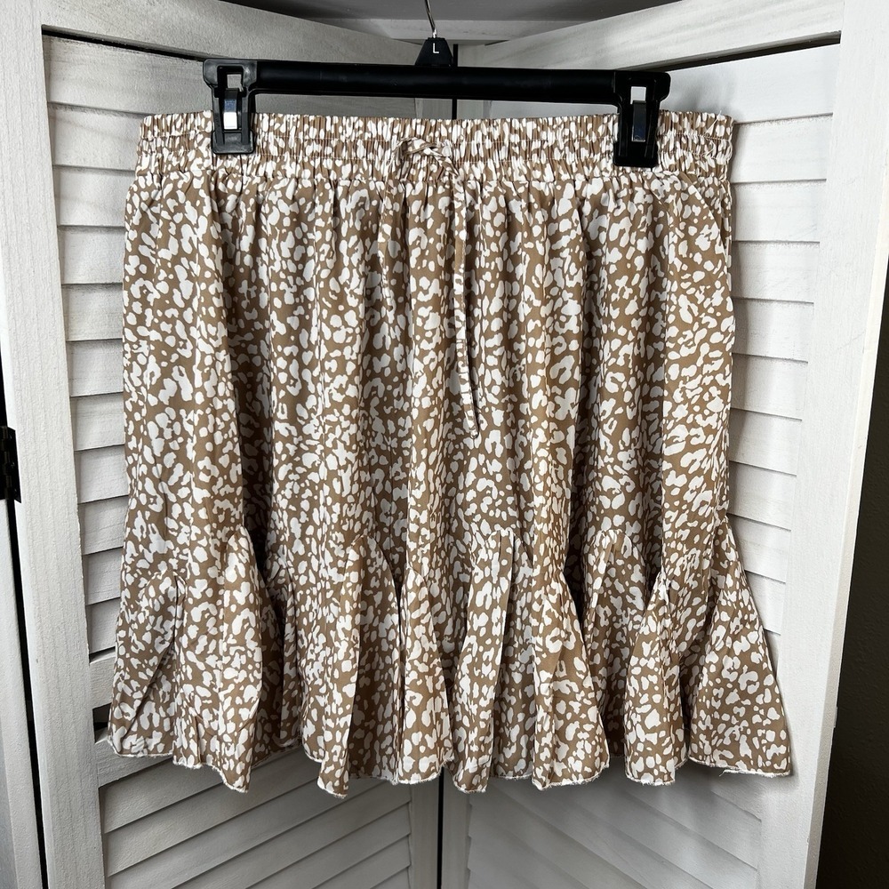 Cute Women's Skirt Perfect For Summer! Tan & White Shorts-Lined Sz XXL (33")